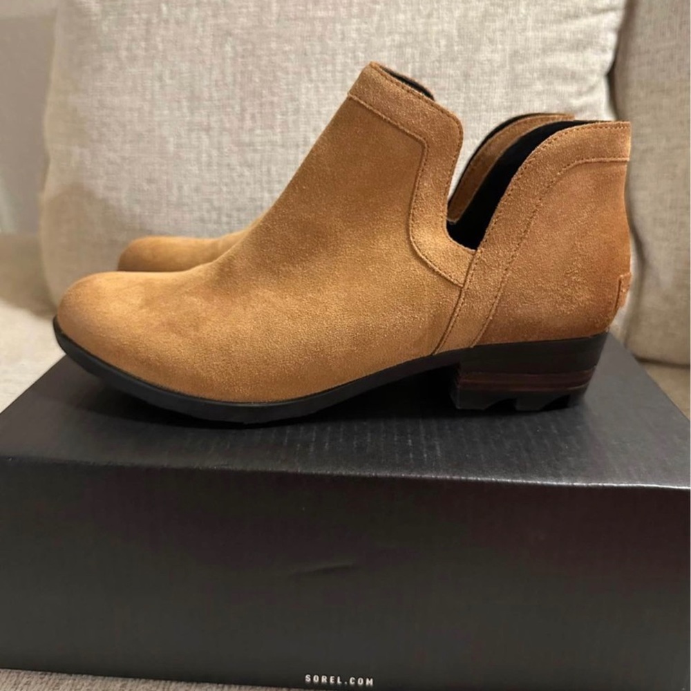 SOREL Lolla Cut Out Booties
